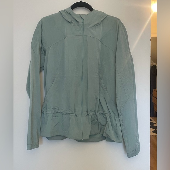 Lululemon Ready to Go Jacket - Picture 3 of 11